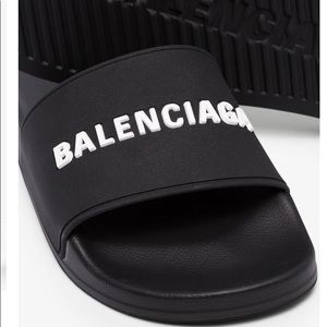 Balenciaga smooth rubber logo pool slides